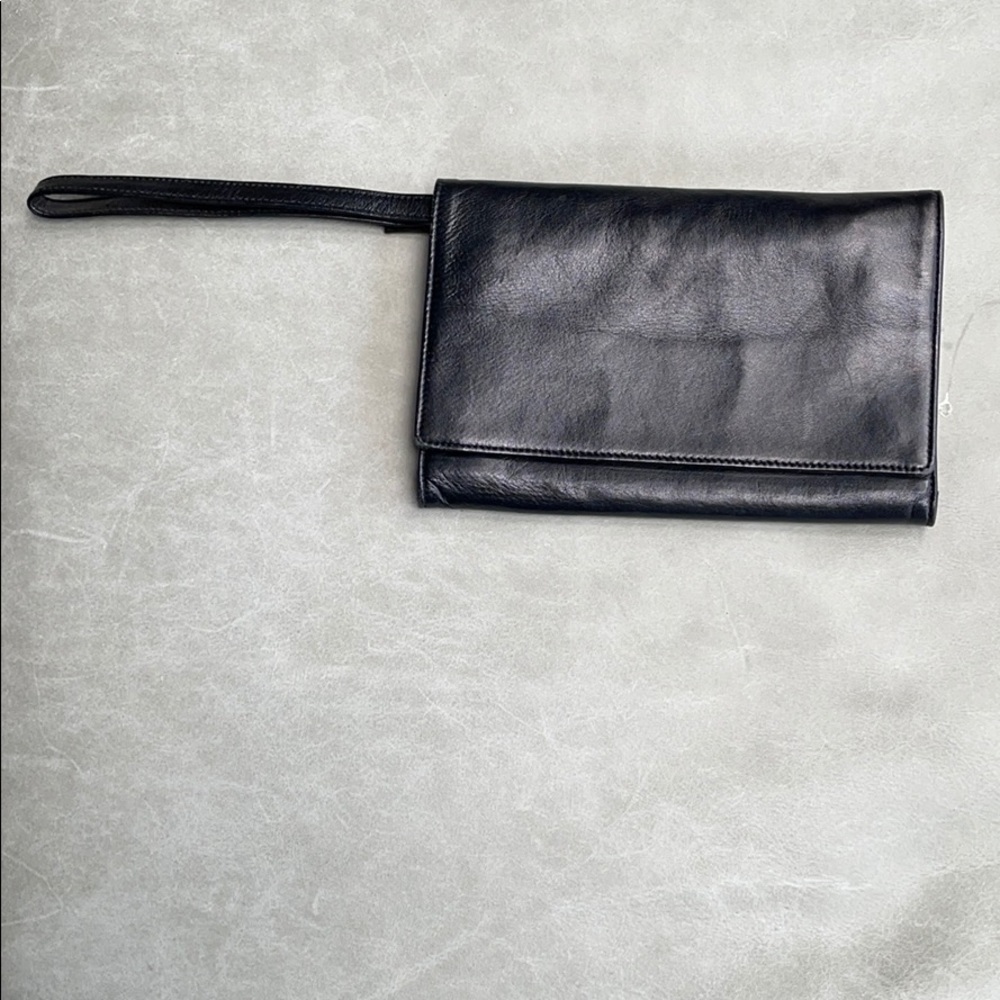 Very soft leather wristlet w/compartments